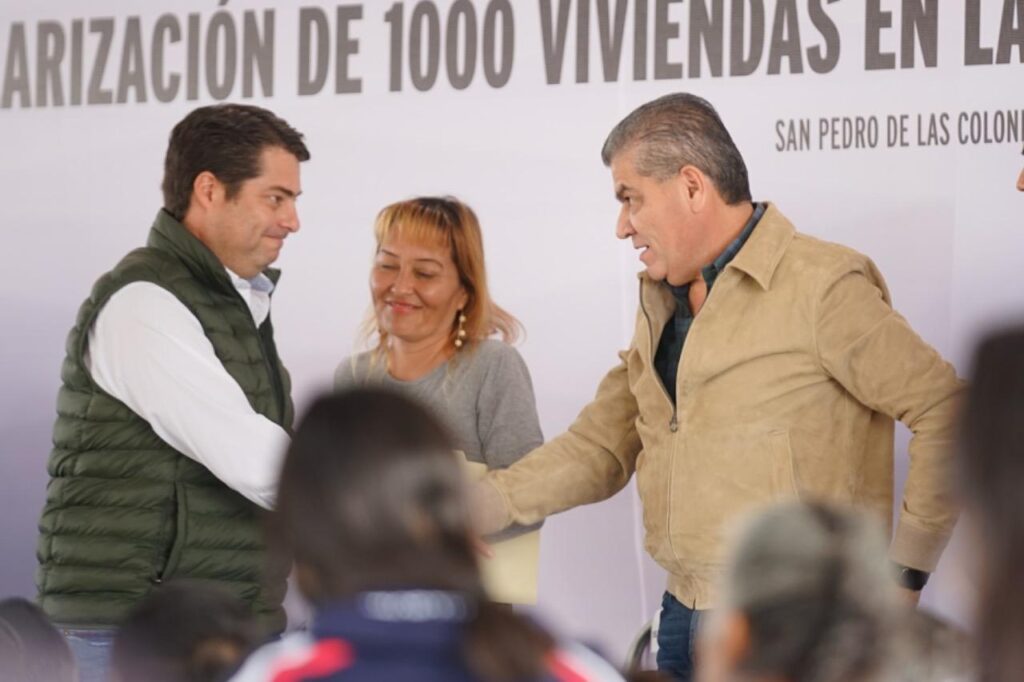 005 EN GIRA DE TRABAJO MARS ARRANCA Y ENTREGA OBRAS POR 18MDP EN LA LAGUNA